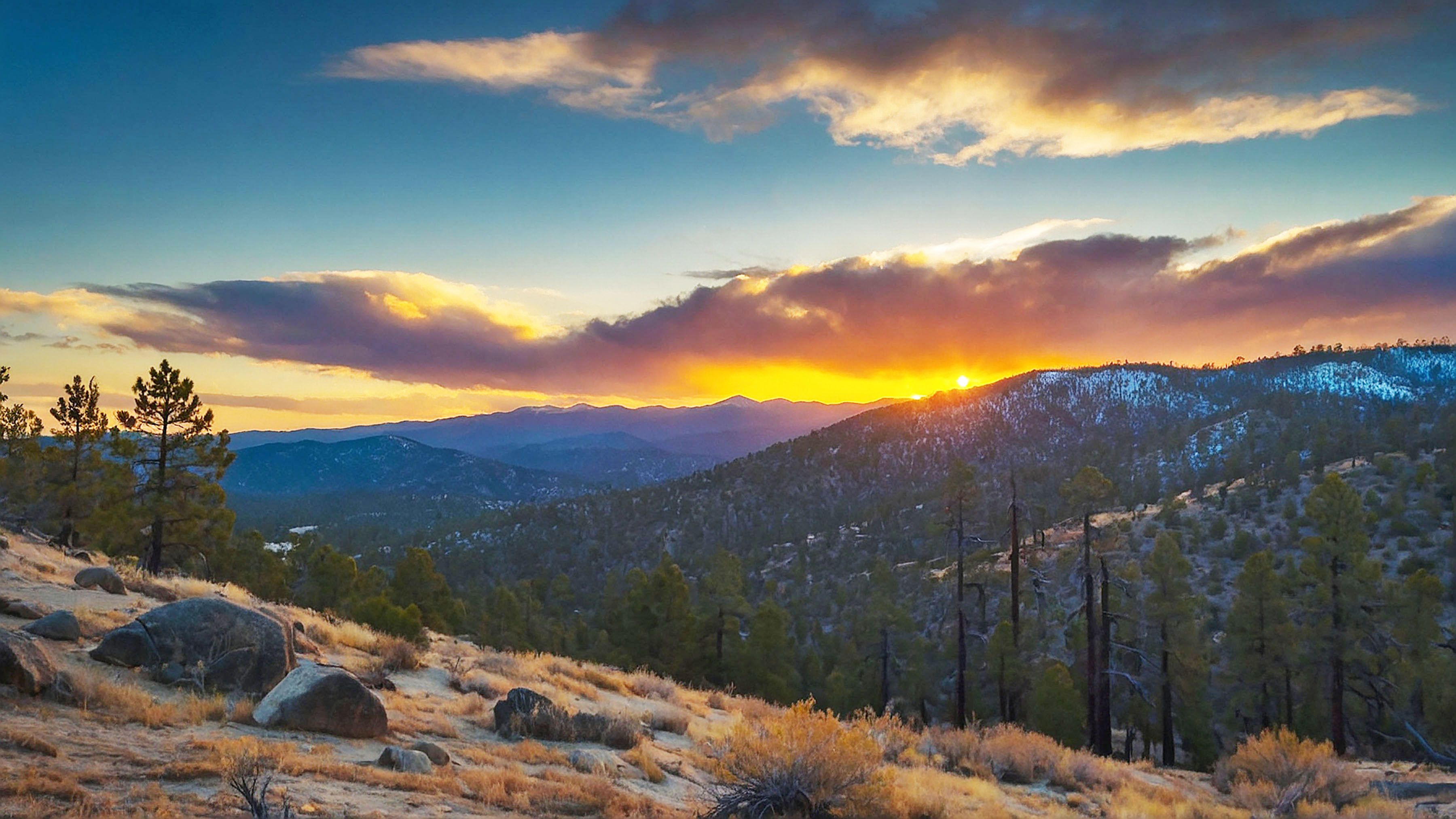 Scenic sunset over Big Bear Lake in the San Bernardino National Forest